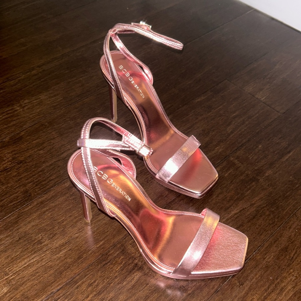 Metallic pink BCBG platform heel 🩷✨